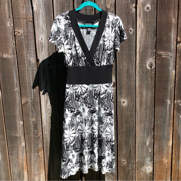Connected Apparel black dress size 6 - Picture 1 of 13